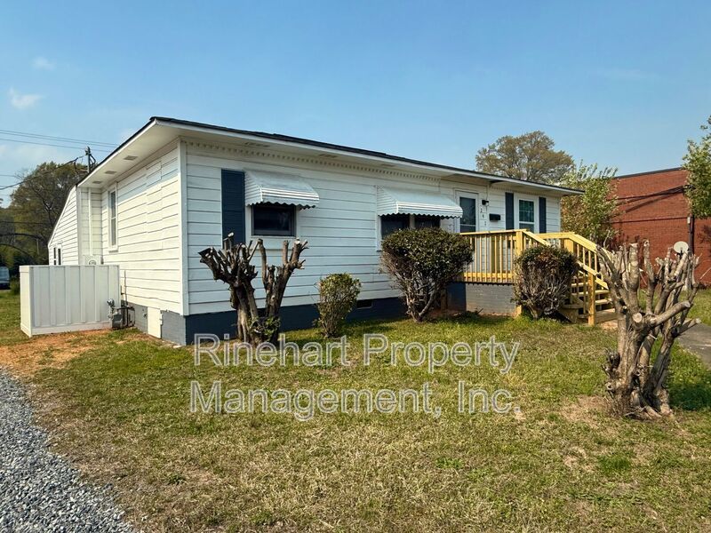 Fully Renovated 3-Bedroom, 1 Bathroom Home property image