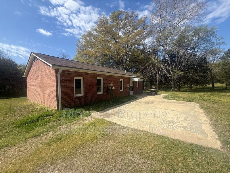 Peaceful Country Living on 2 Acres – 2BR Home in Chester property image