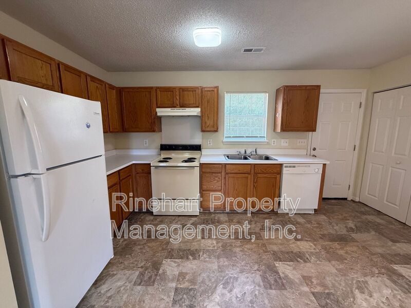 3 Bedroom in Glenn Eagle Subdivision! property image