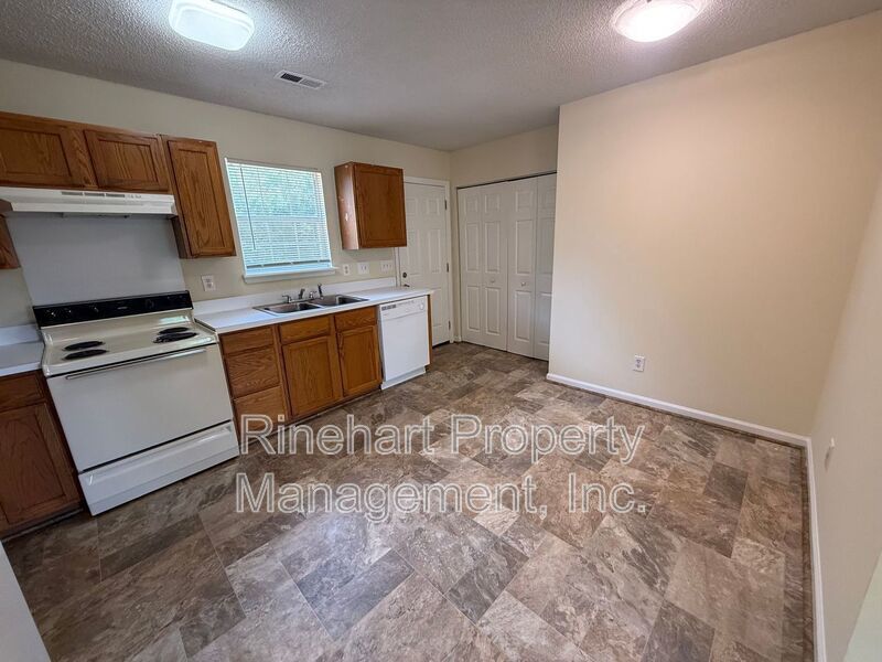 3 Bedroom in Glenn Eagle Subdivision! property image