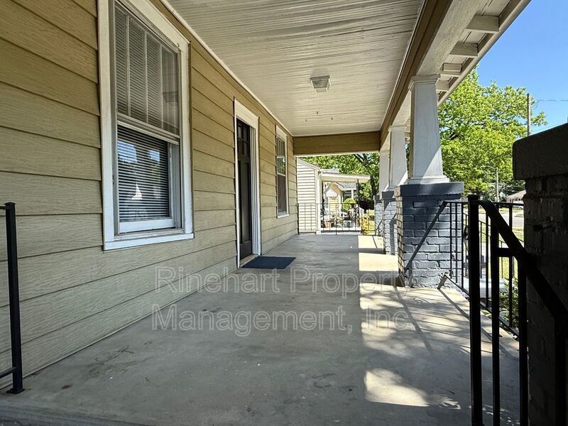 3 Bedroom 1 Bath Home With Large Front Porch property image