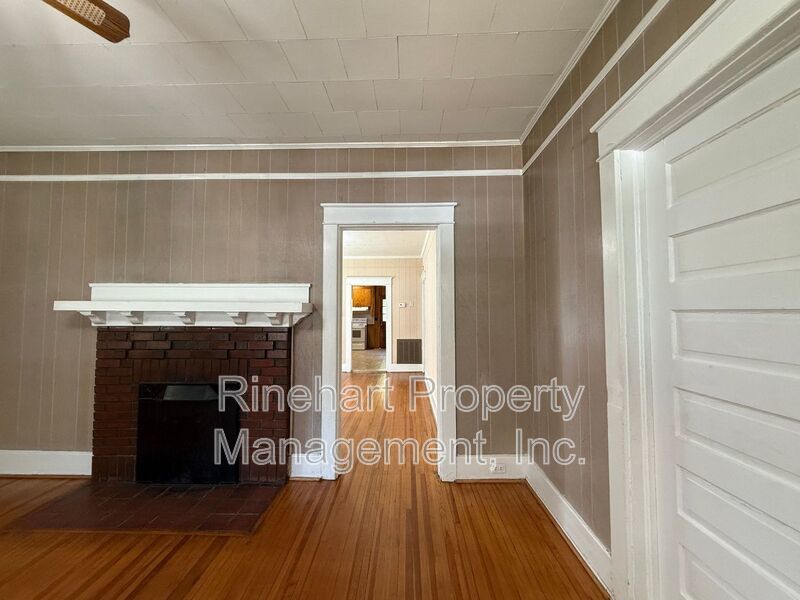 3 Bedroom 1 Bath Home With Large Front Porch property image