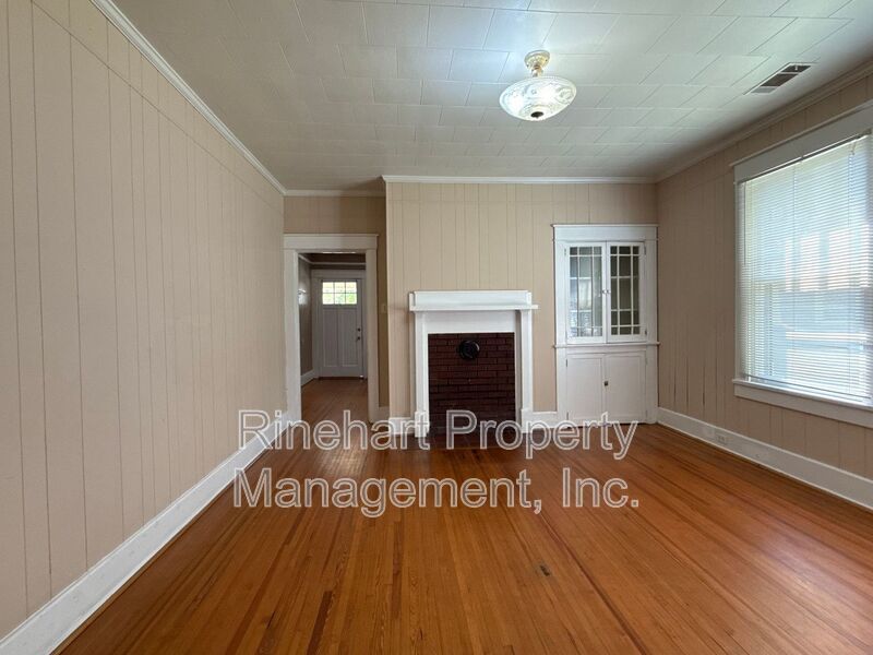 3 Bedroom 1 Bath Home With Large Front Porch property image