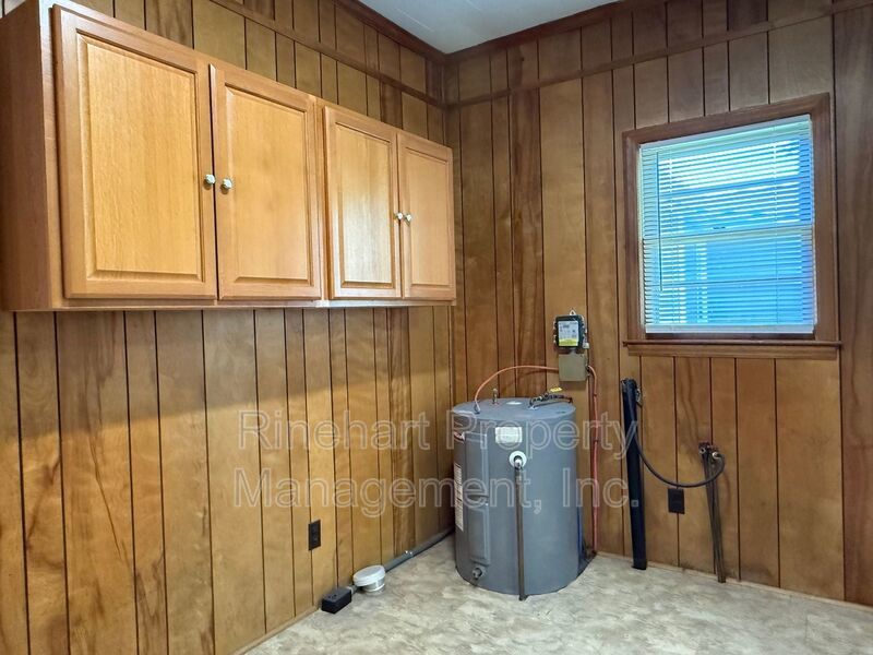 3 Bedroom 1 Bath Home With Large Front Porch property image