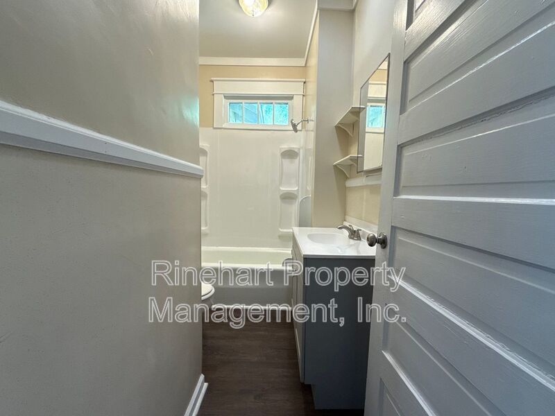 3 Bedroom 1 Bath Home With Large Front Porch property image