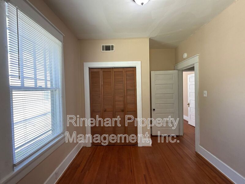 3 Bedroom 1 Bath Home With Large Front Porch property image