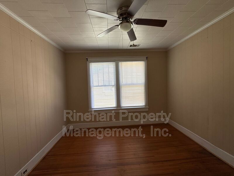 3 Bedroom 1 Bath Home With Large Front Porch property image