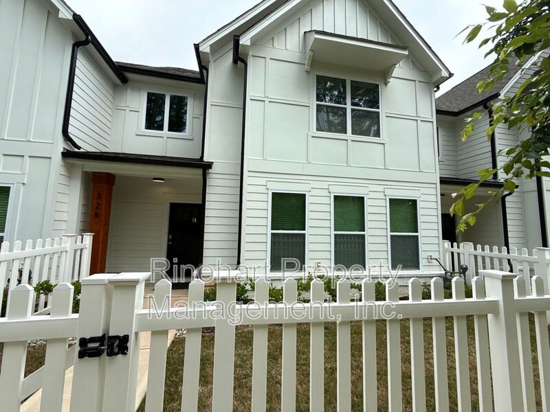 BRAND NEW TOWNHOME w/ Garage Parking ***RENT SPECIAL: $0 FIRST MONTH'S RENT*** property image