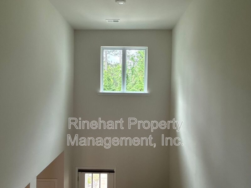BRAND NEW TOWNHOME w/ Garage Parking ***RENT SPECIAL: $0 FIRST MONTH'S RENT*** property image