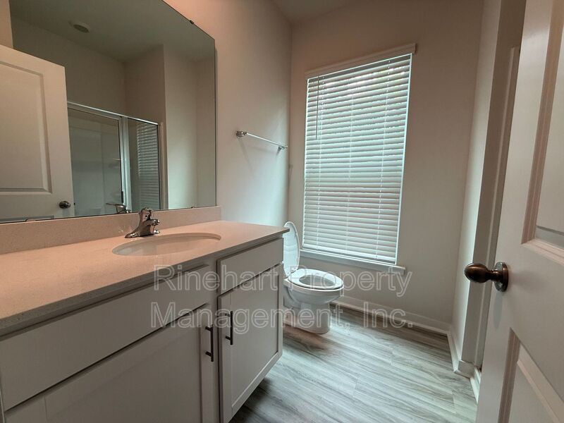 BRAND NEW TOWNHOME w/ Garage Parking ***RENT SPECIAL: $0 FIRST MONTH'S RENT*** property image