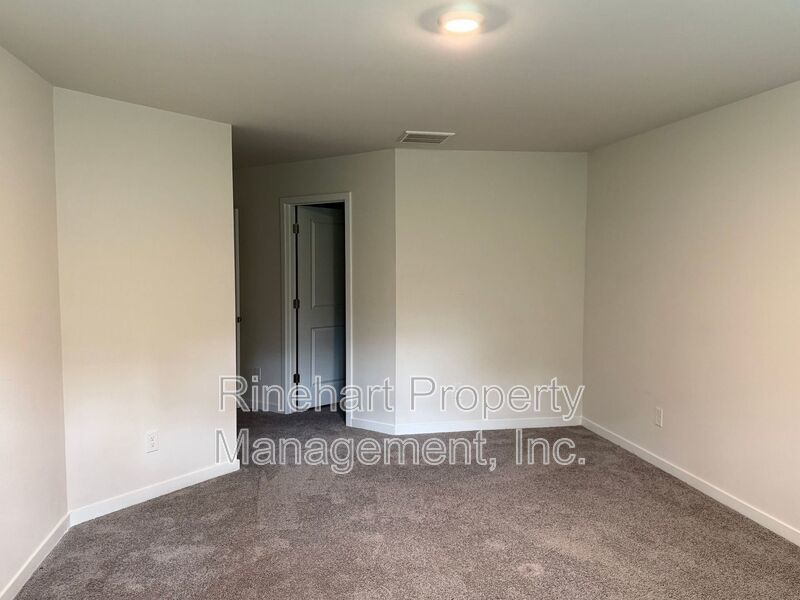 BRAND NEW TOWNHOME w/ Garage Parking ***RENT SPECIAL: $0 FIRST MONTH'S RENT*** property image