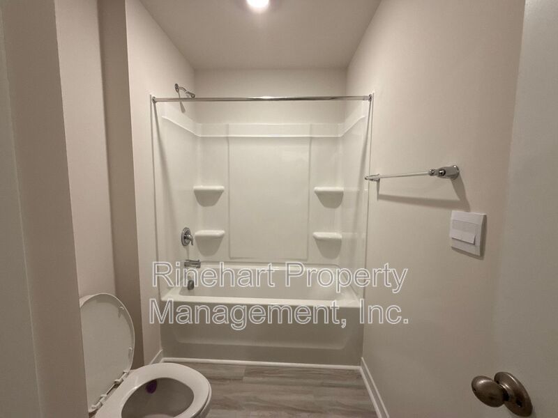 BRAND NEW TOWNHOME w/ Garage Parking ***RENT SPECIAL: $0 FIRST MONTH'S RENT*** property image
