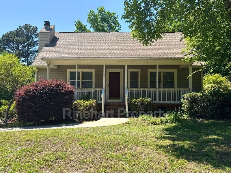 3 BD, 2 BA Home with Large Screened-In Porch property image