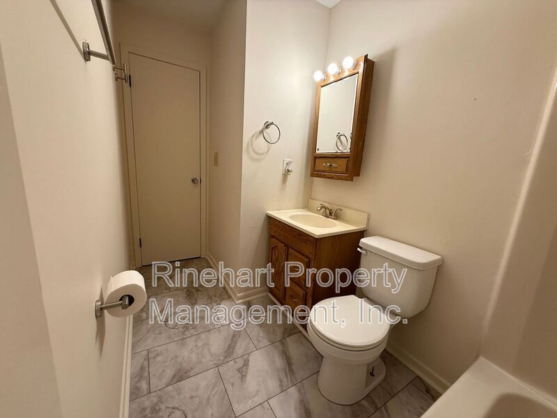 3 BD, 2 BA Home with Large Screened-In Porch property image