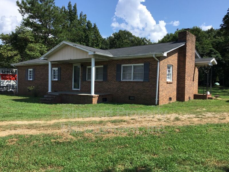 Three Bedroom Brick Home with Large Yard property image