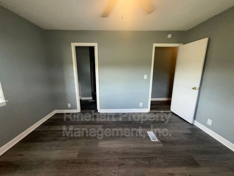 Three Bedroom Brick Home with Large Yard property image