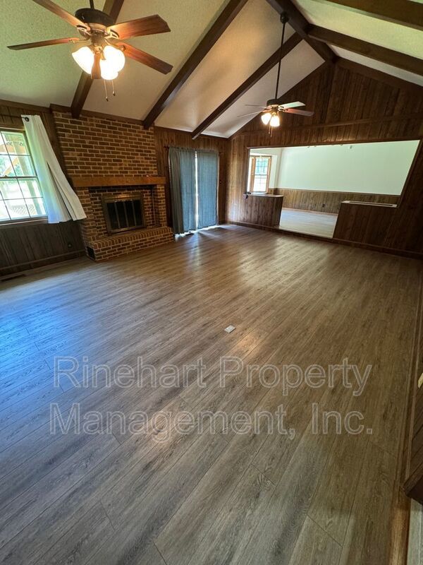 Beautuful Country Setting Just Minutes from Major Corridors property image