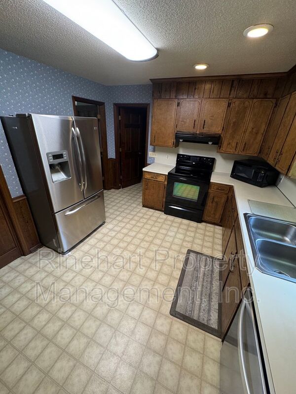 Beautuful Country Setting Just Minutes from Major Corridors property image