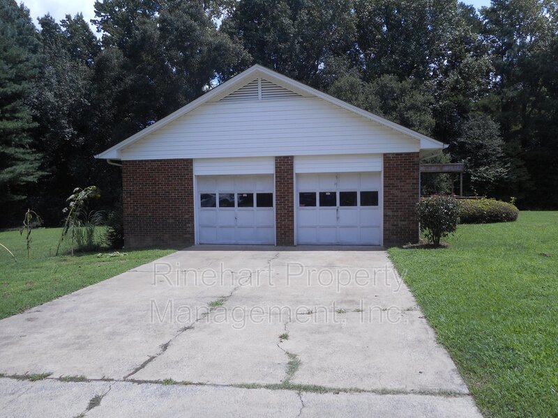 Beautuful Country Setting Just Minutes from Major Corridors property image