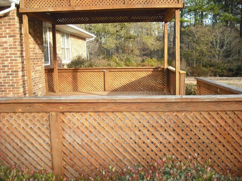 Beautuful Country Setting Just Minutes from Major Corridors property image
