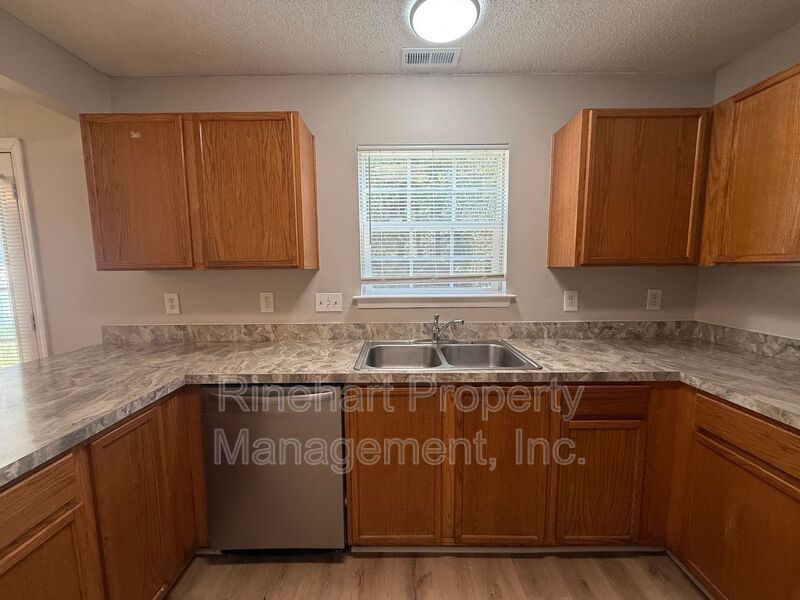 Freshly Updated 3BR Home with New Flooring & 2-Car Garage in Rock Hill property image