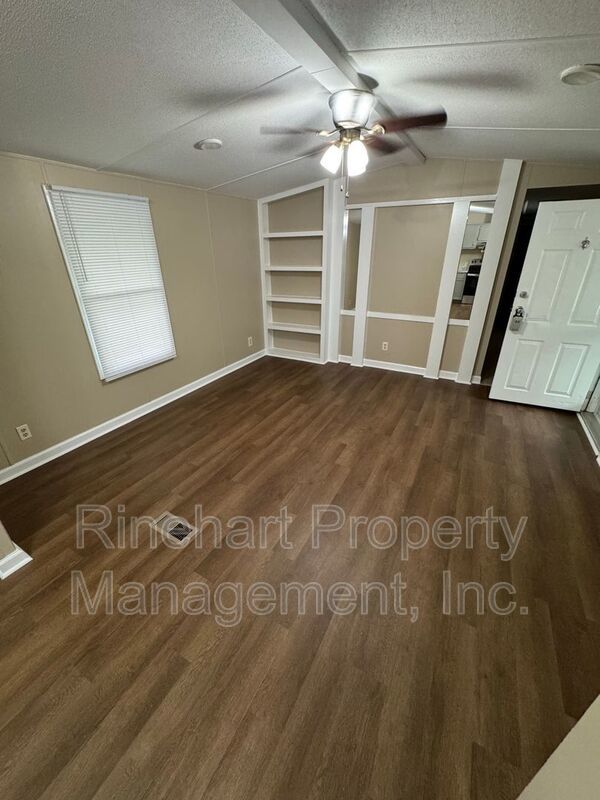 3-bedroom, 2-bathroom Home with Sunroom! property image