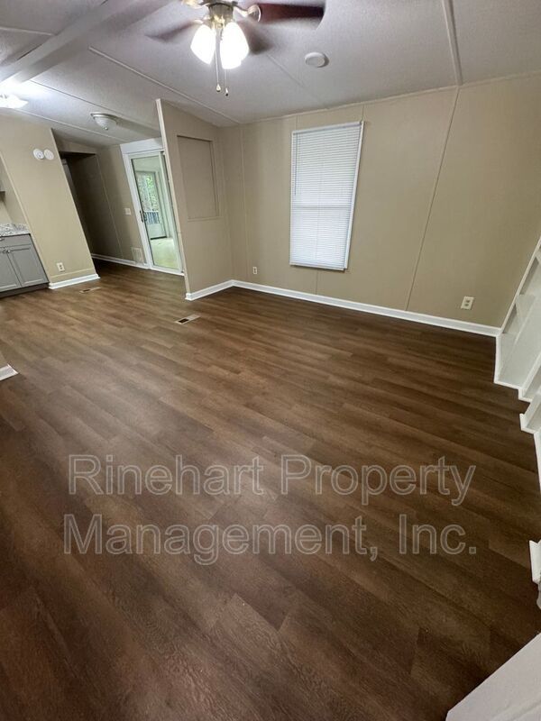 3-bedroom, 2-bathroom Home with Sunroom! property image