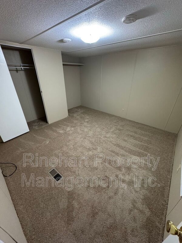 3-bedroom, 2-bathroom Home with Sunroom! property image
