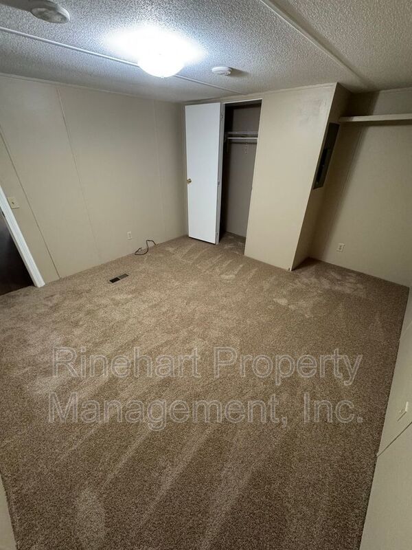 3-bedroom, 2-bathroom Home with Sunroom! property image