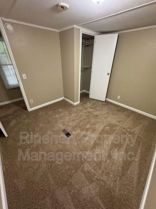 3-bedroom, 2-bathroom Home with Sunroom! property image