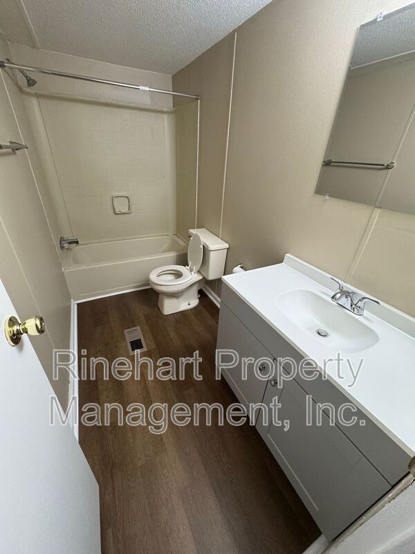 3-bedroom, 2-bathroom Home with Sunroom! property image