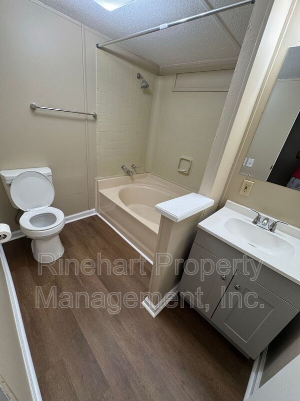 3-bedroom, 2-bathroom Home with Sunroom! property image