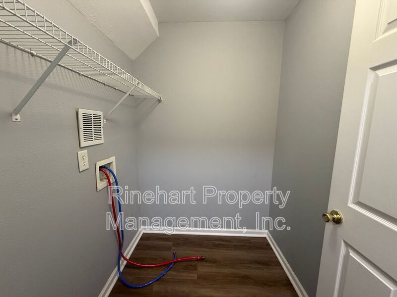 End-Unit Townhome Near Lake Wylie Shopping & Dining property image