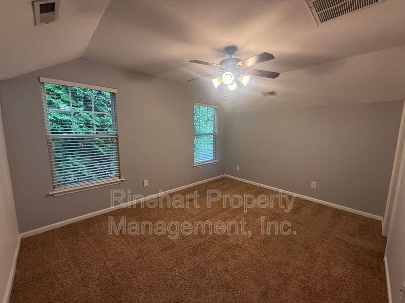 End-Unit Townhome Near Lake Wylie Shopping & Dining property image