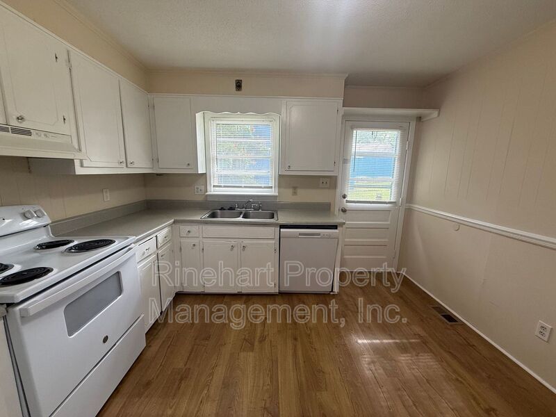 3 Bedroom near Hargett Park! property image