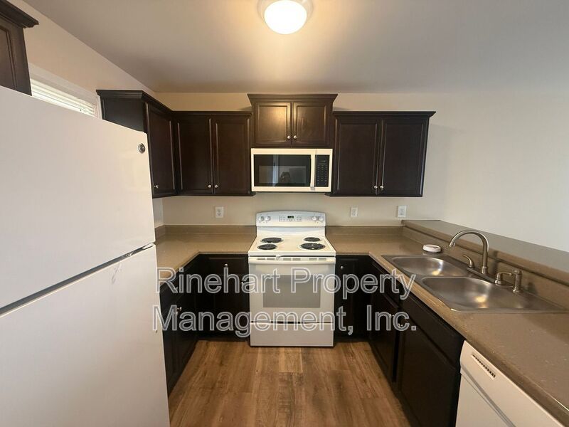 Newly Renovated Condo in Eagles Landing!! property image