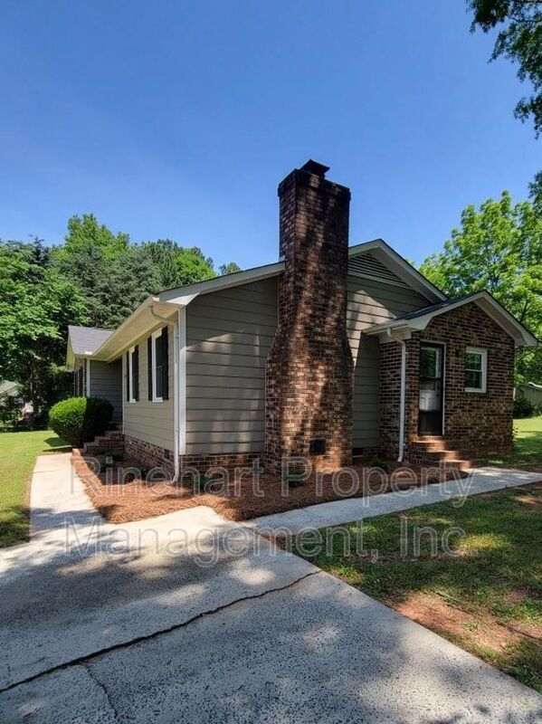 Cozy, 3-Bedroom Ranch property image
