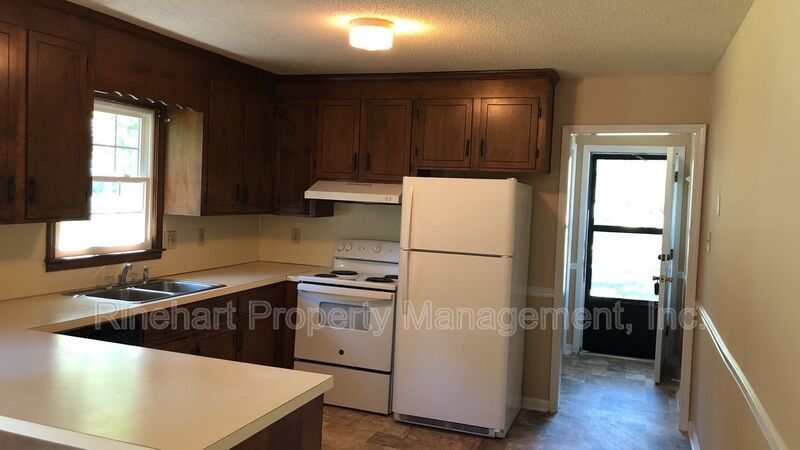 Cozy, 3-Bedroom Ranch property image