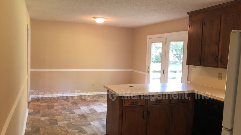 Cozy, 3-Bedroom Ranch property image