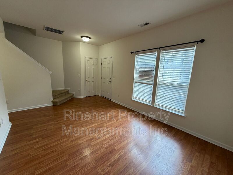 Welcome to this spacious 2 bedroom, 2.5 bath townhome in Atherton Place! property image