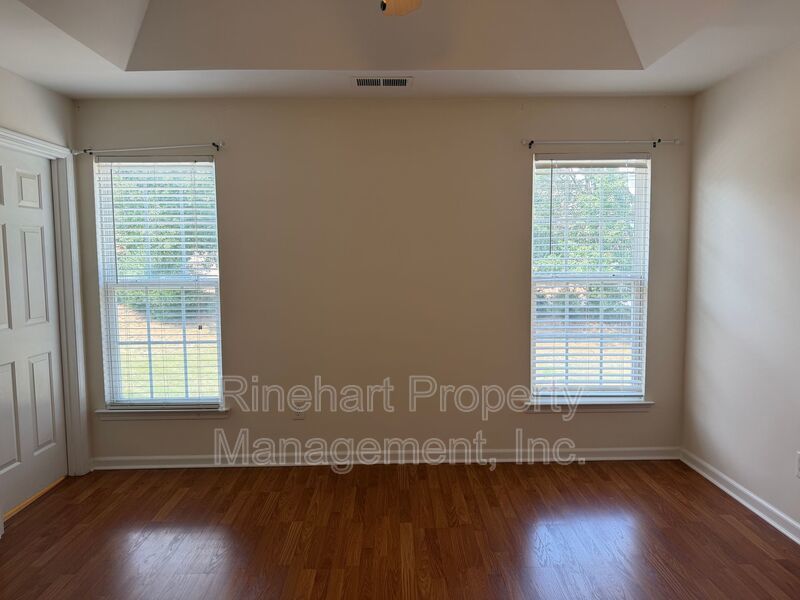 Welcome to this spacious 2 bedroom, 2.5 bath townhome in Atherton Place! property image