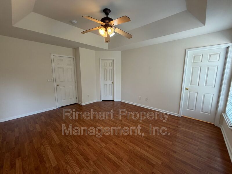 Welcome to this spacious 2 bedroom, 2.5 bath townhome in Atherton Place! property image