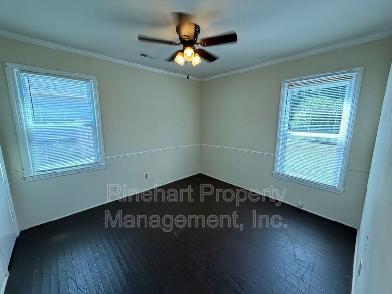 2 Bedroom 1 Bath Home off Heckle Blvd with Central Heat & Air property image