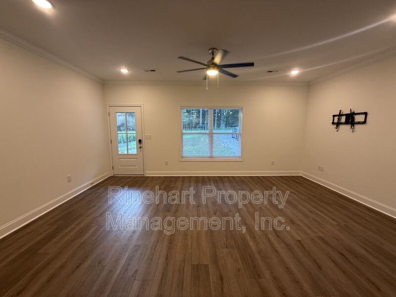 Modern 3BR/2BA Home Walking Distance to Downtown York property image
