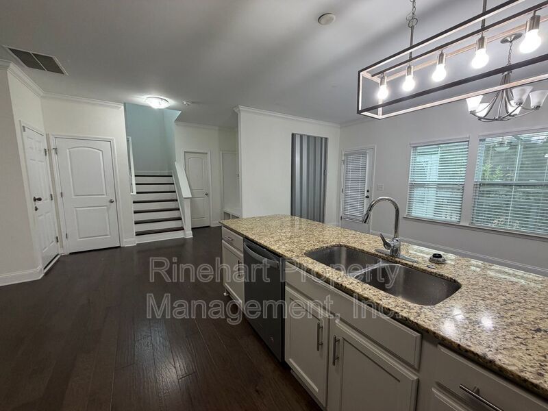 Spacious 3 Bedroom Home with Loft, Screened Deck & Fenced Yard property image