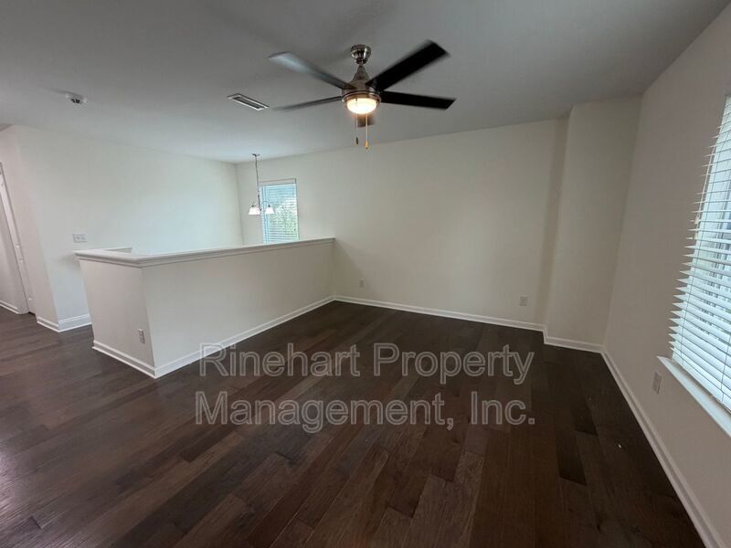 Spacious 3 Bedroom Home with Loft, Screened Deck & Fenced Yard property image
