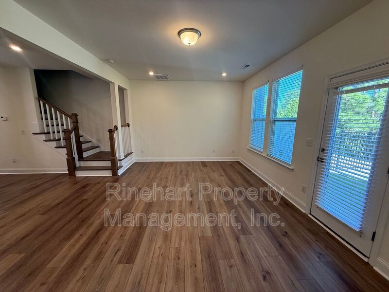 3BR/2.5BA Townhome in Paddlers Cove | Garage, Lake Access, Lawn Care Included property image