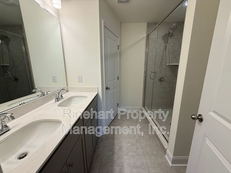 3BR/2.5BA Townhome in Paddlers Cove | Garage, Lake Access, Lawn Care Included property image