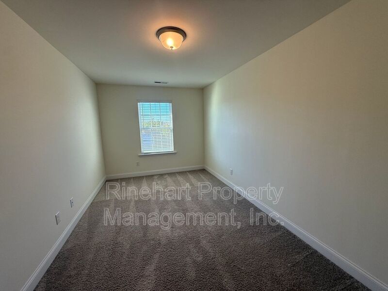 3BR/2.5BA Townhome in Paddlers Cove | Garage, Lake Access, Lawn Care Included property image