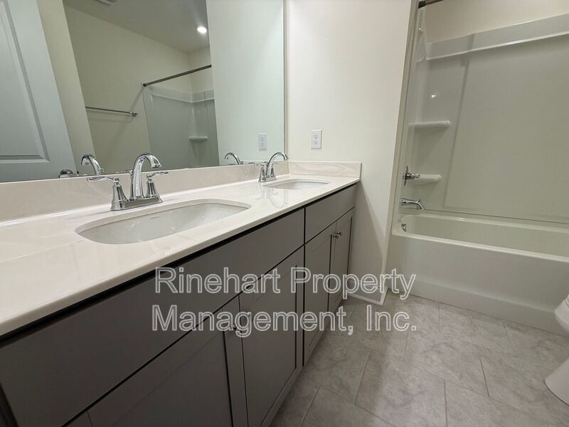 3BR/2.5BA Townhome in Paddlers Cove | Garage, Lake Access, Lawn Care Included property image